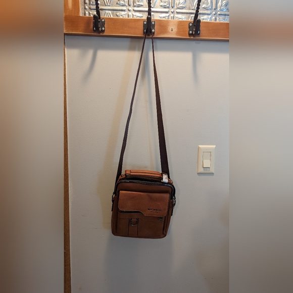 Weixer Crossbody Bag. New Without Tags - Picture 7 of 10